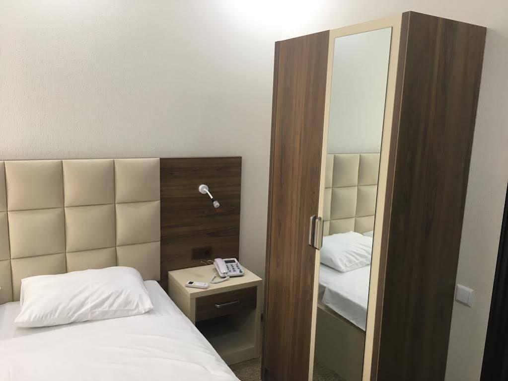 City Hotel 바투미 외부 사진