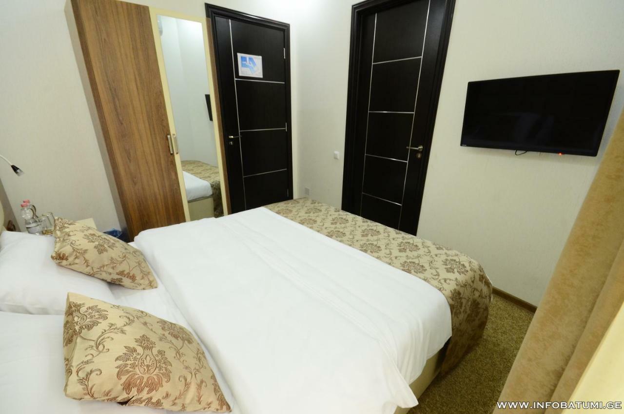 City Hotel 바투미 외부 사진