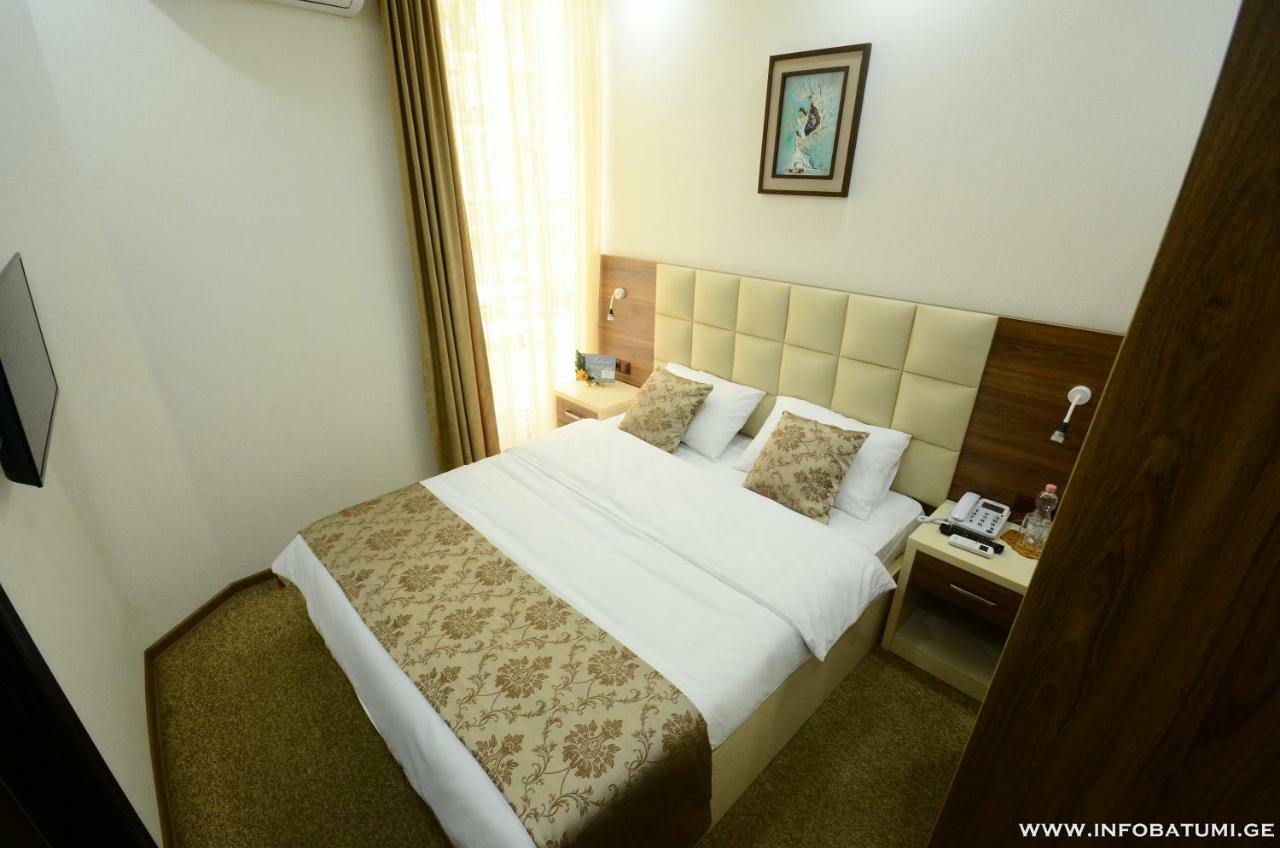 City Hotel 바투미 외부 사진