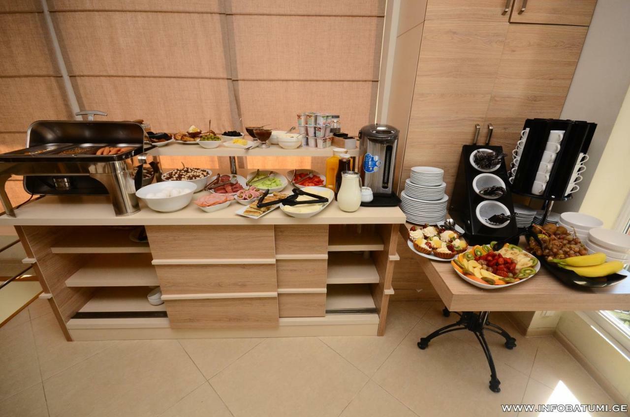 City Hotel 바투미 외부 사진