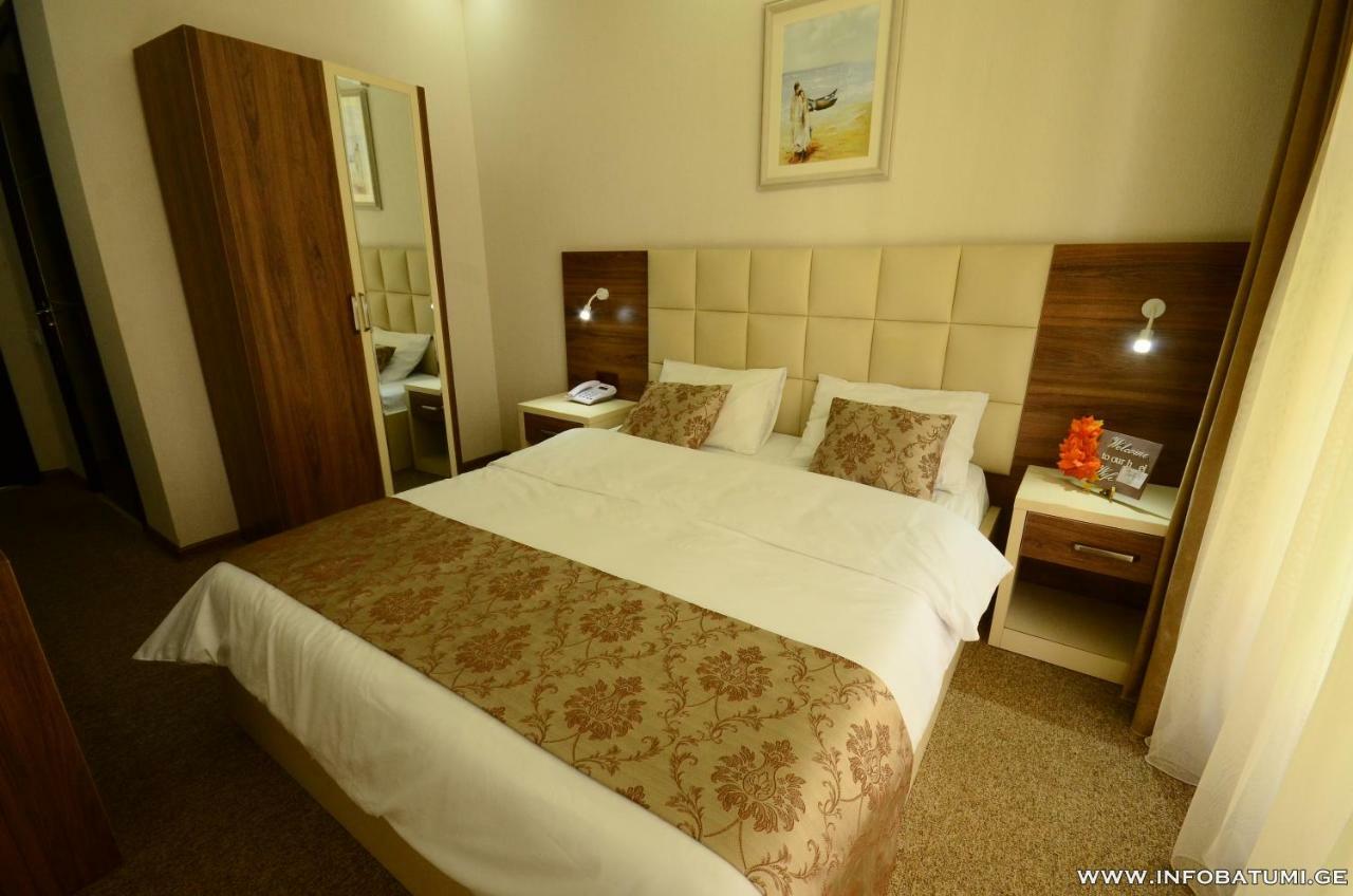 City Hotel 바투미 외부 사진